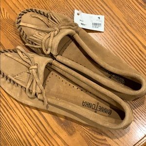NEW Minnetonka Kilty shoes